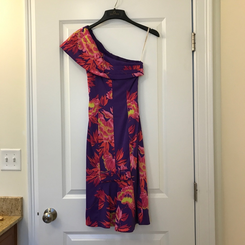 Dress - Picture 2 of 4